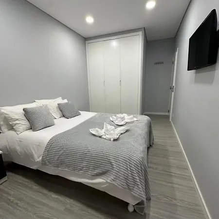 Luxury Family Duplex Near Апартаменти Лісабон