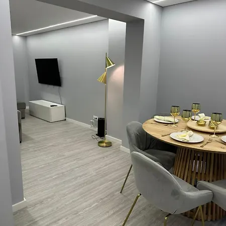 Luxury Family Duplex Near Апартаменти Лісабон