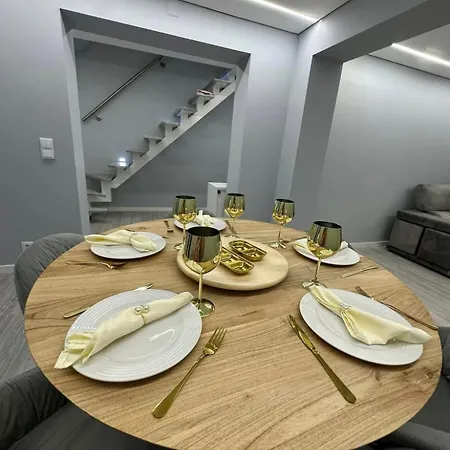 Апартаменти Luxury Family Duplex Near